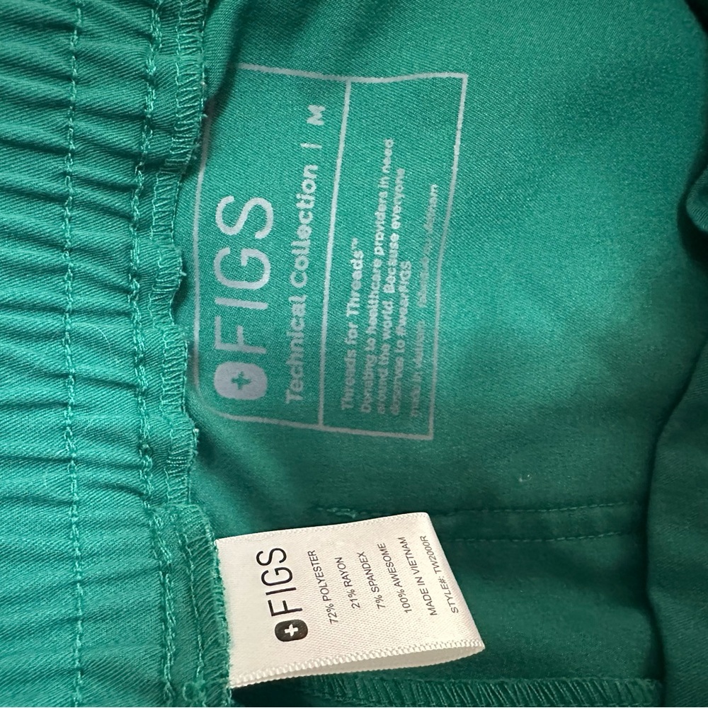 Figs scrubs hunter green